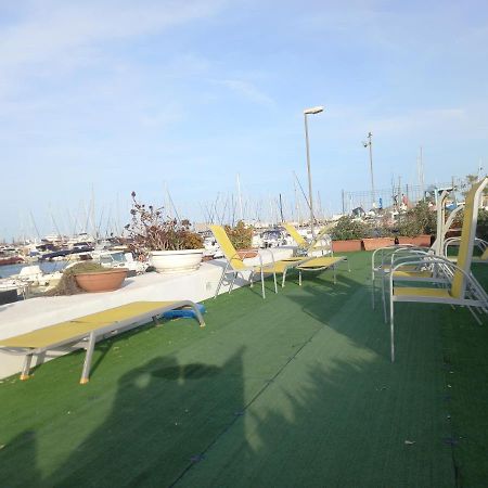 Hotel La Tua Stanza A Vela Sul Mare à Bari Extérieur photo